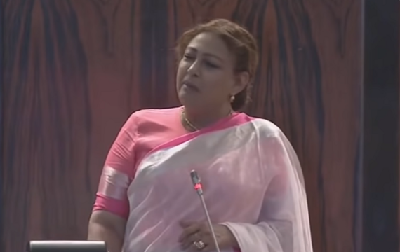 எனக்கு அநீதி இழைக்கப்பட்டுள்ளது; நாடாளுமன்றில் கண்ணீர்விட்டு அழுத பெண் உறுப்பினர்!