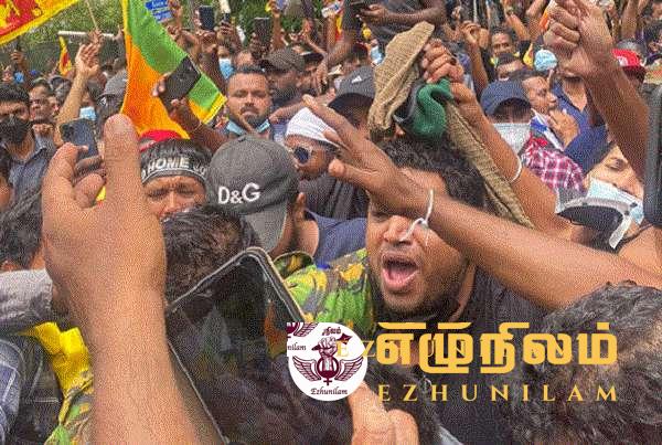 போராட்டத்தில் இணைந்த பொலிஸ் விசேட அதிரடிப்படை அதிகாரி