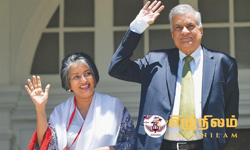 மஹிந்த தம்பதி போல் ரணில் தம்பதியும் உலகம் சுற்றத் தொடங்கியுள்ளது மஹிந்த தம்பதி போல் ரணில் தம்பதியும் உலகம் சுற்றத் தொடங்கியுள்ளது