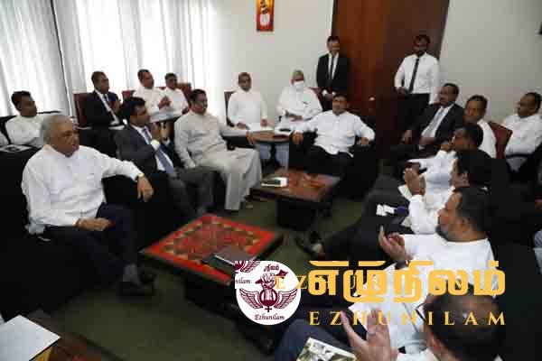 காலியாகும் மஹிந்தவின் கூடாரம்: மொட்டை விட்டு வெளியேறிய முக்கிய புள்ளிகள்!