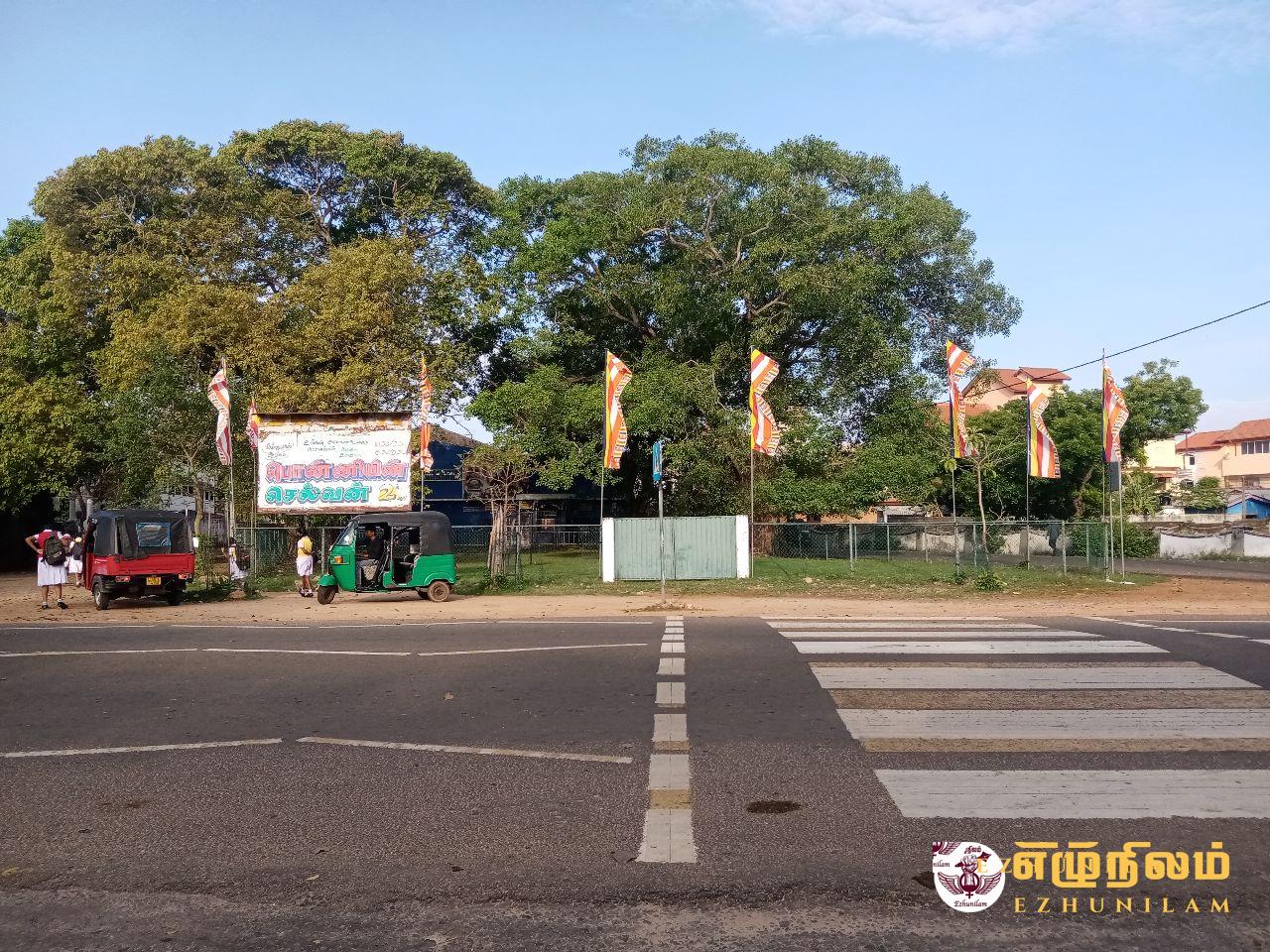 திருகோணமலை வில்லூன்றி கந்தசுவாமி கோயிலுக்கு அருகில் புத்தர் சிலை திருகோணமலை வில்லூன்றி கந்தசுவாமி கோயிலுக்கு அருகில் புத்தர் சிலை