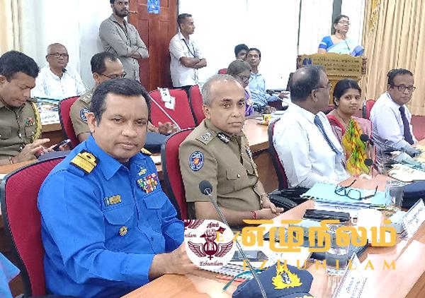 வடக்கில் அத்துமீறும் இந்திய மீனவர்களை துப்பாக்கி முனையில் கட்டுப்படுத்தவில்லை வடக்கில் அத்துமீறும் இந்திய மீனவர்களை துப்பாக்கி முனையில் கட்டுப்படுத்தவில்லை