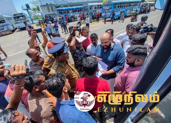மன்னம்பிட்டி விபத்து; மட்டக்களப்பில் ஆர்ப்பாட்டம்; சாணக்கியன் மீது தாக்குதல் முயற்சி; பிள்ளையான் குழுவை நையப்புடைத்த ஆர்ப்பாட்டக்காரர்கள் மன்னம்பிட்டி விபத்து; மட்டக்களப்பில் ஆர்ப்பாட்டம்; சாணக்கியன் மீது தாக்குதல் முயற்சி; பிள்ளையான் குழுவை நையப்புடைத்த ஆர்ப்பாட்டக்காரர்கள்