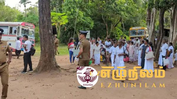 குருந்தூர் மலையை நோக்கிப் படையெடுக்கும் பௌத்தர்கள்; நூற்றுக்கும் மேற்பட்ட பொலிஸார் குவிப்பு குருந்தூர் மலையை நோக்கிப் படையெடுக்கும் பௌத்தர்கள்; நூற்றுக்கும் மேற்பட்ட பொலிஸார் குவிப்பு