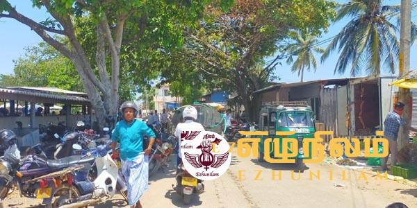 அம்பாறையில் ஹர்த்தால் : மக்கள் அன்றாட நடவடிக்கையில்… அம்பாறையில் ஹர்த்தால் : மக்கள் அன்றாட நடவடிக்கையில்…