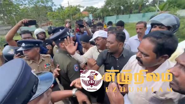கிளிநொச்சியில் சிறீதரன் எம்.பி மீது தாக்குதல் முயற்சி: மாணவரை கைது செய்ய முற்பட்ட போது பதற்றம் கிளிநொச்சியில் சிறீதரன் எம்.பி மீது தாக்குதல் முயற்சி: மாணவரை கைது செய்ய முற்பட்ட போது பதற்றம்