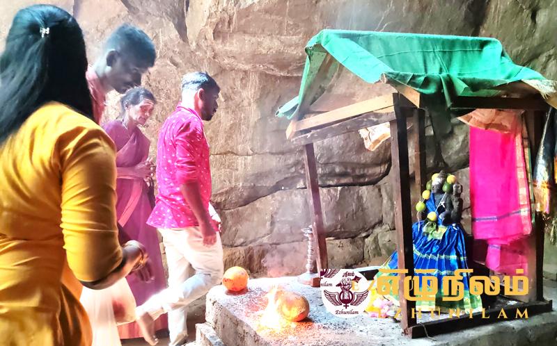 ”சிவராத்திரி”யை பகலில் நடத்தக் கூறிய பொலிஸார் ”சிவராத்திரி”யை பகலில் நடத்தக் கூறிய பொலிஸார்