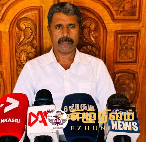 புலம்பெயர்தோருடன் சேர்ந்து தாக்குதல் நடத்தத் திட்டமா?; முன்னாள் போராளியிடம் புலனாய்வு துறை விசாரணை புலம்பெயர்தோருடன் சேர்ந்து தாக்குதல் நடத்தத் திட்டமா?; முன்னாள் போராளியிடம் புலனாய்வு துறை விசாரணை