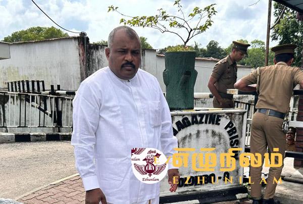 அரசியல் கைதிகளை சிறைக்குள்ளேயே மரணிக்க செய்ய வேண்டும் என்பதே அரசின் நோக்கம் அரசியல் கைதிகளை சிறைக்குள்ளேயே மரணிக்க செய்ய வேண்டும் என்பதே அரசின் நோக்கம்