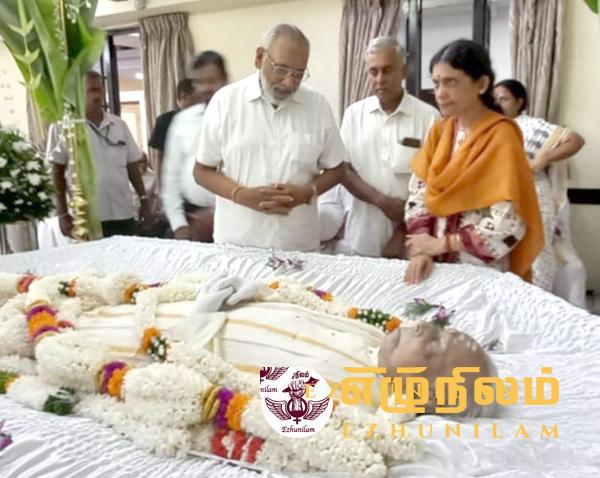 சம்பந்தனின் புகழுடல் அஞ்சலிக்காக வேளையில்….