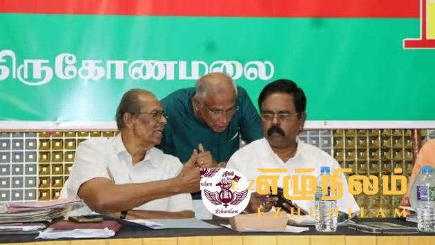 தமிழரசுக் கட்சி முக்கியஸ்தர் பதவிவிலகவேண்டும்; கட்சி உறுப்பினர்கள் அழுத்தம் தமிழரசுக் கட்சி முக்கியஸ்தர் பதவிவிலகவேண்டும்; கட்சி உறுப்பினர்கள் அழுத்தம்
