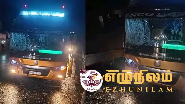 யாழில் இருந்து கொழும்பு நோக்கி வந்து சொகுசு பேருந்து விபத்து: சாரதியின் செயலால் பயணிகள் கடும் அச்சம் யாழில் இருந்து கொழும்பு நோக்கி வந்து சொகுசு பேருந்து விபத்து: சாரதியின் செயலால் பயணிகள் கடும் அச்சம்