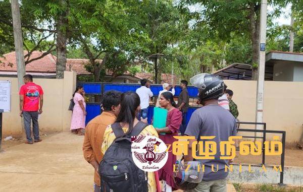 வவுனியா கடவுச்சீட்டு அலுவலகத்தில் ஊழல்; மக்கள் அதிருப்தி..!
