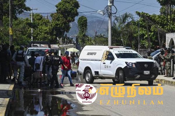 லொறியில் 2 குழந்தைகள் உட்பட 11 பேரின் சடலங்கள் கண்டெடுப்பு! அதிர்ச்சி சம்பவம் லொறியில் 2 குழந்தைகள் உட்பட 11 பேரின் சடலங்கள் கண்டெடுப்பு! அதிர்ச்சி சம்பவம்