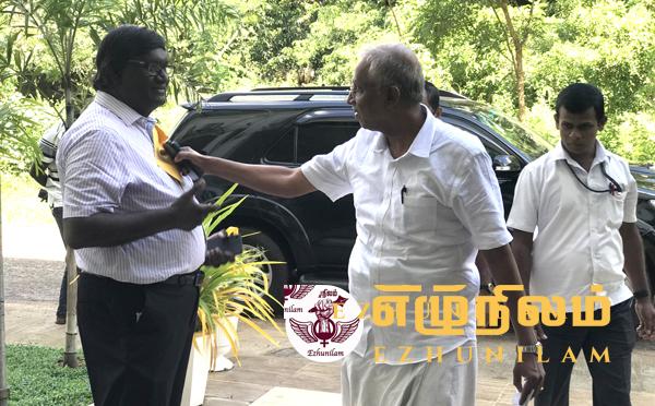 சத்தியலிங்கத்துக்கு எதிராக சிவமோகன் வழங்கிய குற்றப் பத்திரிகையை வாங்க மறுத்த சுமந்திரன்! சத்தியலிங்கத்துக்கு எதிராக சிவமோகன் வழங்கிய குற்றப் பத்திரிகையை வாங்க மறுத்த சுமந்திரன்!