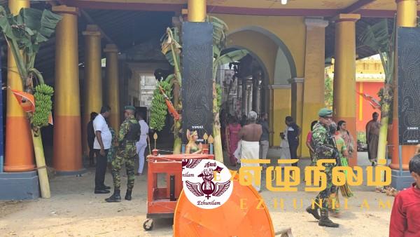 மாவிட்டபுரம் கந்தசுவாமி ஆலயத்துக்குள் காலணிகளுடன் நுழைந்த பிரதமரின் பாதுகாப்பு படையினர்