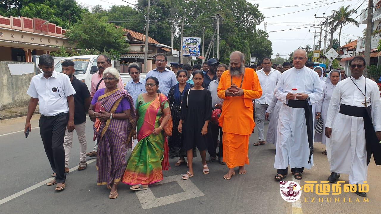 தமிழ் அரசியல் கைதிகளின் விடுதலைக்காக நல்லூர் கிட்டுப் பூங்காவில் அணி திரள்வுப் போராட்டம் தமிழ் அரசியல் கைதிகளின் விடுதலைக்காக நல்லூர் கிட்டுப் பூங்காவில் அணி திரள்வுப் போராட்டம்