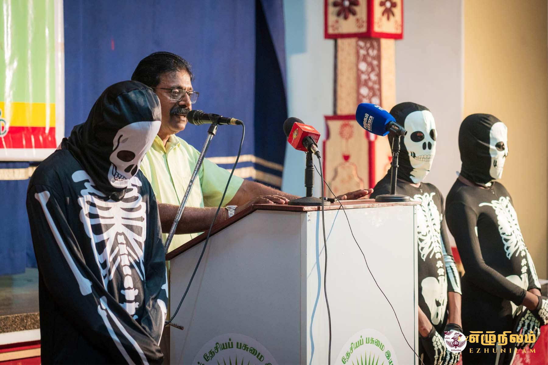 செம்மணி மனிதப் புதைகுழி அகழ்வு திட்டமிட்டே தாமதிக்கப்படுகிறது.! செம்மணி மனிதப் புதைகுழி அகழ்வு திட்டமிட்டே தாமதிக்கப்படுகிறது.!