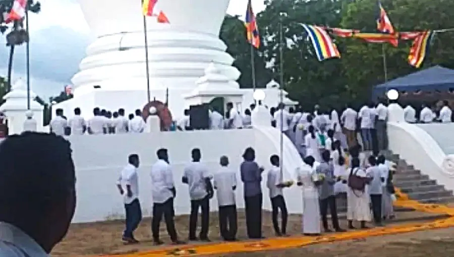 தையிட்டி திஸ்ஸ விகாரையில் திடீர் விழாக்கோலம்; பொலிஸார் தலைமையில் ஏற்பாடு.! தையிட்டி திஸ்ஸ விகாரையில் திடீர் விழாக்கோலம்; பொலிஸார் தலைமையில் ஏற்பாடு.!